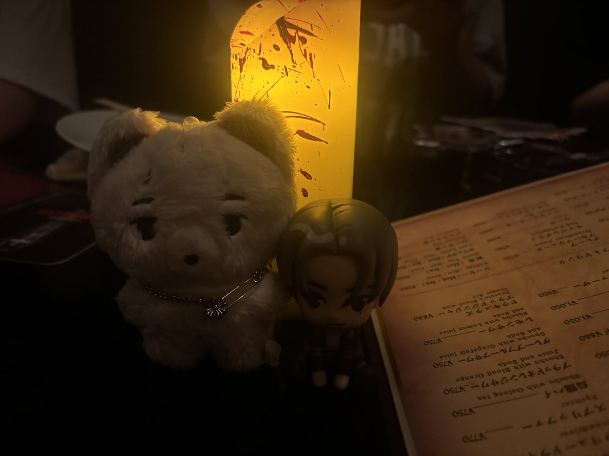 haru_shumoyu's tweet photo. ENHYPENの為の𝐜𝐚𝐟𝐞笑
雰囲気最高なバンパイアカフェへ𓂃𖠚ᐝ🧛
#ENHYPEN #엔하이픈 #DESIRE_UNLEASH #BadDesire
#VAMPIRECAFE https://t.co/DOBQgGynQc