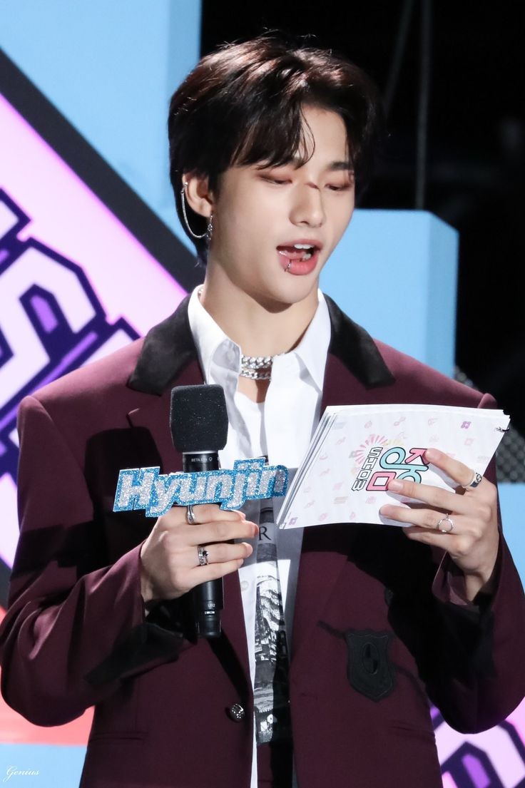 Hyunjin. tweet media