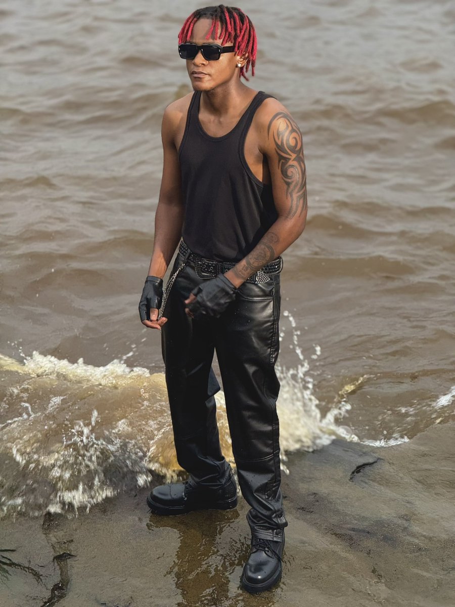 INNOSS'B (@officialinnossb) on Twitter photo Rdv à 15h de kinshasa sur tous mes réseaux sociaux… Restez attentif 🐅 Rdv à 15h de kinshasa sur tous mes réseaux sociaux… Restez attentif 🐅