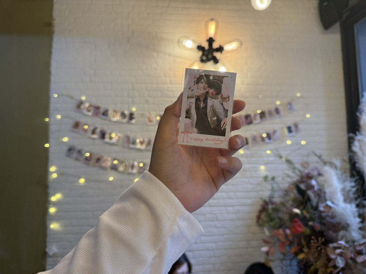 📣16:00 น. ทุกท่านสามารถเริ่มหยิบภาพโพลาลอยด์ของตัวเองกลับบ้านได้เลยนะคะ 
❗️หยิบเฉพาะภาพของตัวเองน้า❗️