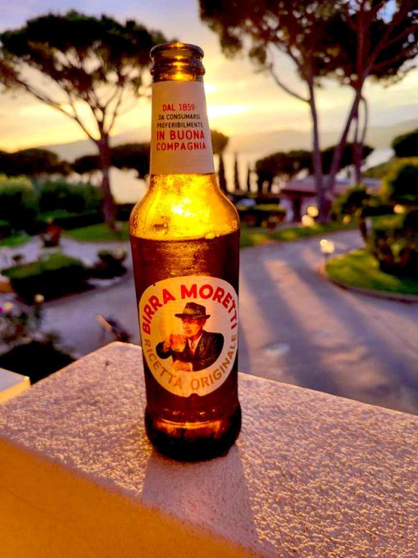 Moretti, Elba, Italy 🇮🇹 

Thanks <a href="/quadro/">Ian Walsh</a> for the photo, definitely a pint with a view , Brilliant 👌👌