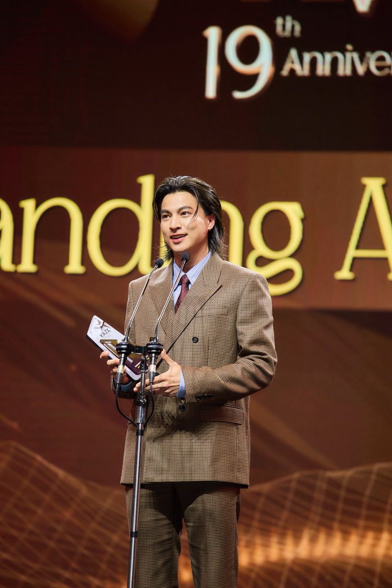 GulfKanawut Official (@gulfkanawutofc) on Twitter photo กลัฟ กับรางวัลล่าสุด Outstanding Actor Of The Year ภูมิใจในตัวน้องกลัฟทุกครั้งเลยจริงๆ 😍
WE ARE PROUD OF GULF
#ShineBrighterKanawut
<a href="/gulfkanawut/">gulfkanawut</a> กลัฟ กับรางวัลล่าสุด Outstanding Actor Of The Year ภูมิใจในตัวน้องกลัฟทุกครั้งเลยจริงๆ 😍
WE ARE PROUD OF GULF
#ShineBrighterKanawut
<a href="/gulfkanawut/">gulfkanawut</a>