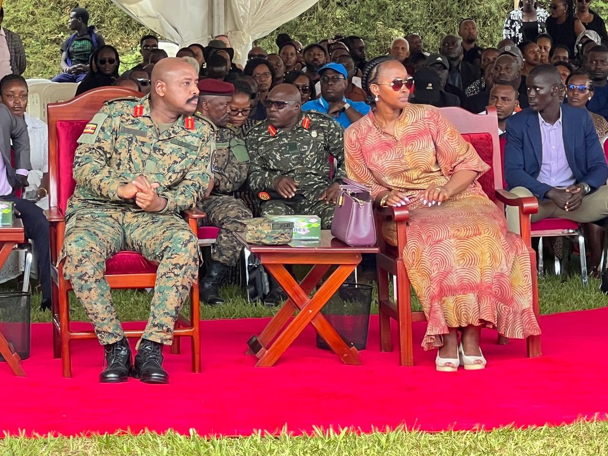 Hon. Everest Bushaara (@everestbushara) on Twitter photo ๐ธ PICTORIAL: Gen <a href="/mkainerugaba/">Muhoozi Kainerugaba</a> & Mama Charlotte Kainerugaba pay their respects at the funeral in Kamengo, standing in solidarity with the bereaved. May he RIP๐๏ธ ๐ธ PICTORIAL: Gen <a href="/mkainerugaba/">Muhoozi Kainerugaba</a> & Mama Charlotte Kainerugaba pay their respects at the funeral in Kamengo, standing in solidarity with the bereaved. May he RIP๐๏ธ