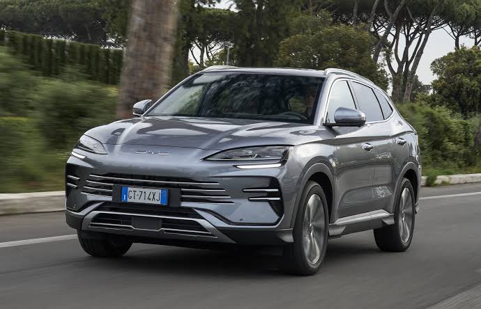 Plug-in Hibrit (PHEV, Şarj edilebilir hibrit) araçlardan neden uzak durmak gerekir?

1-) Plug in’ler kullanım süresi içinde benzinlilere göre 2 kat, elektriklilere göre 4-5 kat daha fazla arıza verirler ve garantisi bitse bile sanayide pek anlayan usta olmadığından kullanıcısı