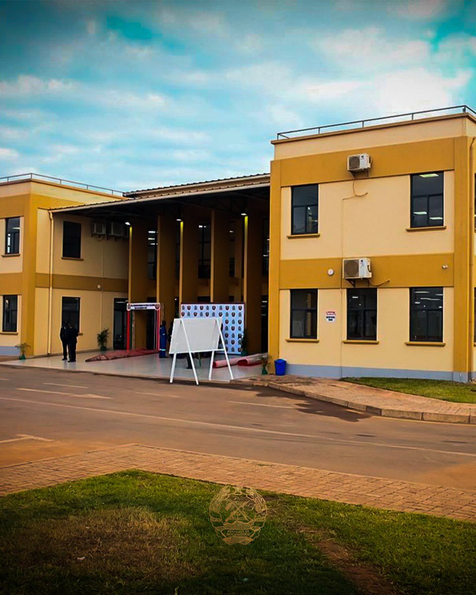 Caros Compatriotas, 
 
Ontem, 06 de Junho, no segundo dia da nossa Visita à República do Malawi, juntamente com o meu homólogo Presidente Lazarus Chakwera, inaugurámos a Fronteira de Paragem Única de Dedza/Calomuè, uma infra-estrutura moderna de controlo coordenado, que visa