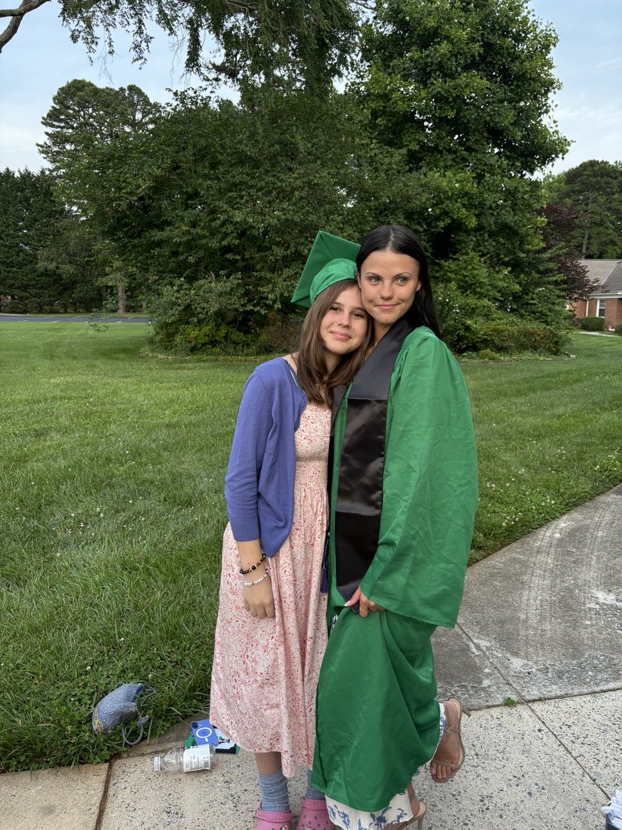 Violet was the senior speaker at her school’s graduation ceremony last night. So proud of her. 👩‍🎓 ❤️
