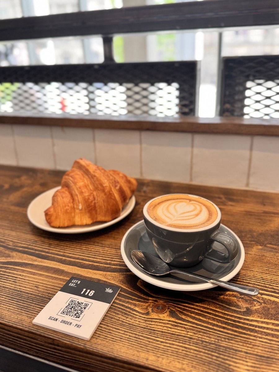 Yorks Café Birmingham:
SCAN - ORDER - PAY.🤷🏻‍♂️
#digital #digitalpayment ☕️🥐