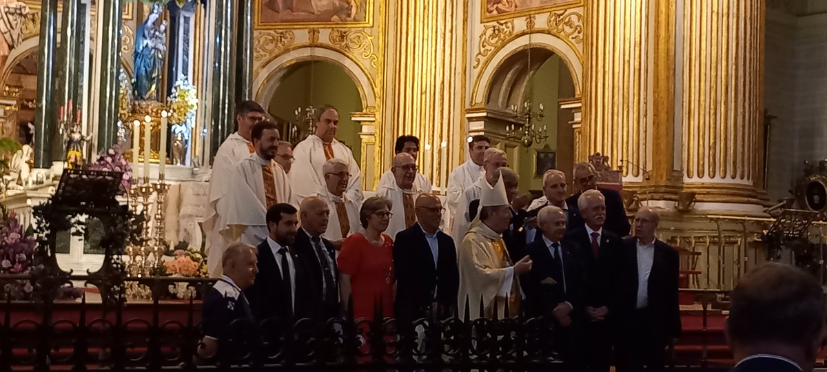 Ayer, 6 de Junio, un nutrido grupo de antiguos alumnos acompañamos a la comunidad educativa en la Eucaristía en la Catedral con motivo de la clausura del cuso en el que se ha conmemorado el centenario fundacional del colegio. #CentenarioMaristasMálaga #100maristasmálaga