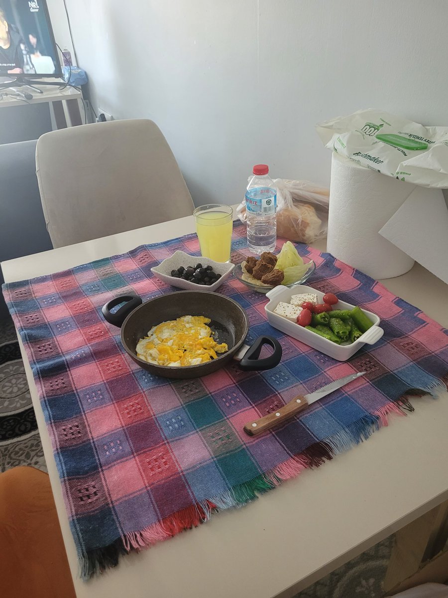 Aç olan buyursun
Allah ne verdiyse...