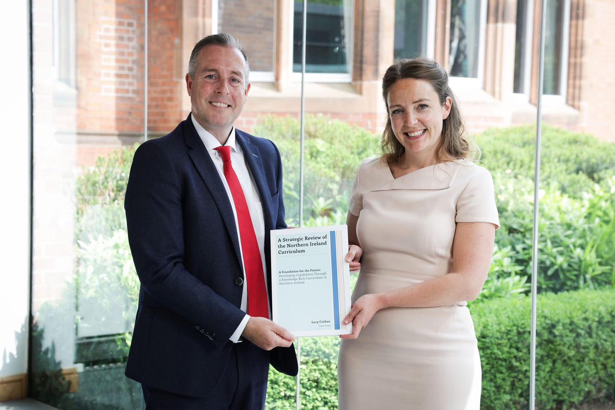 📚 This week:
✅ Launched NI Curriculum Review with Lucy Crehan
🏅 Honoured Ballymena Academy pupils for 2,000 hrs of volunteering
🤖 Announced AI literacy study with Oxford Brookes
🏫 Opened new school facilities across NI
#EducationNI #CurriculumReview