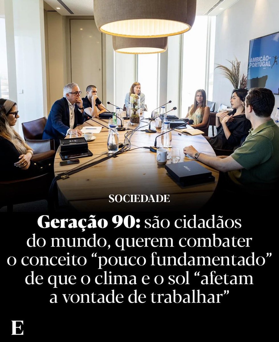 Ah, sim, são o Martim Sousa Tavares, a Maria Castello Branco e o Diogo Amorim, CEO da Gleba, os representantes médios da geração de 90. Trabalharam muito ao sol para ter lugar de fala - não se vê pelo bronze?