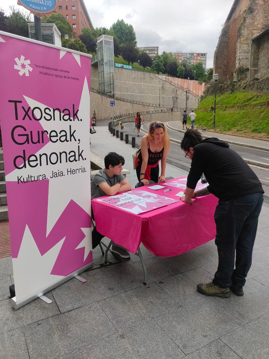 Eta bihar <a href="/txosnak/">Laudioko Txosnak</a> barik esnatuko bazina? 🤔⁉️
✒️ Sinatu: txosnak.eus

#TxosnakGureakDenonak