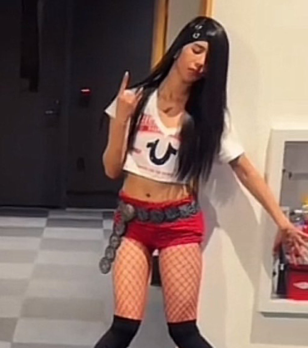 helloxsedae's tweet image. 존경하는 트친 여러분 
꽈배기도 사랑해줘라