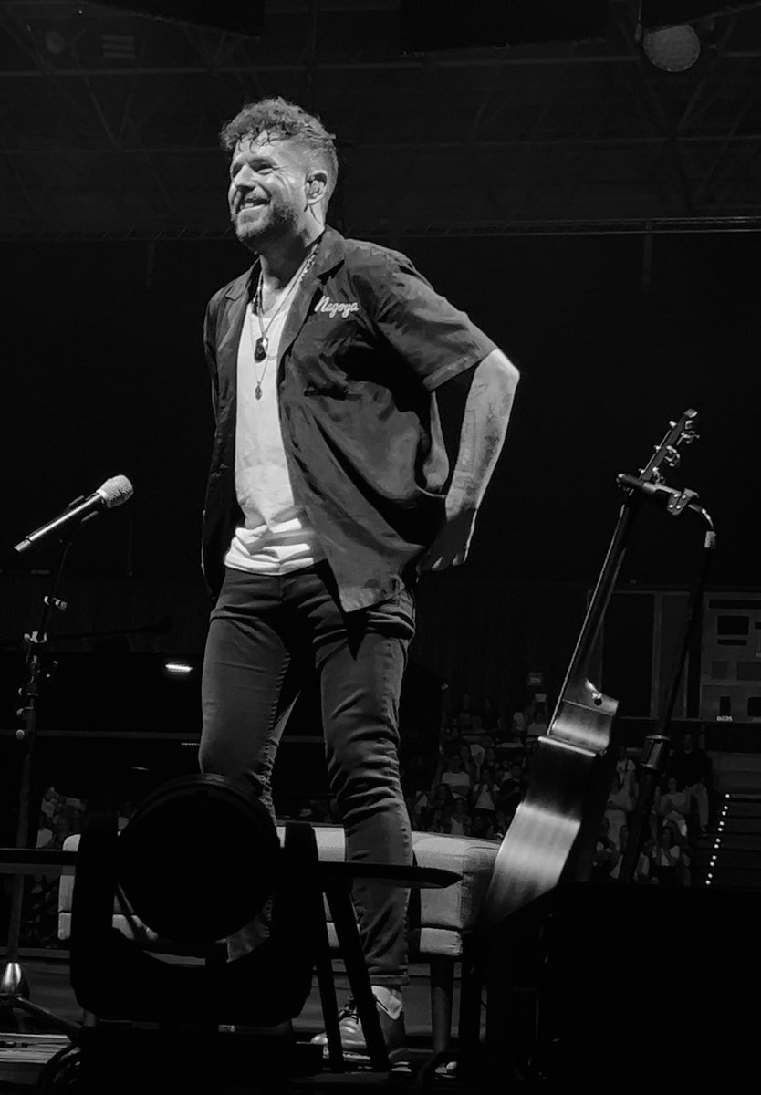 eres así 🤏🏼 <a href="/PabloLopezMusic/">Pablo López</a>