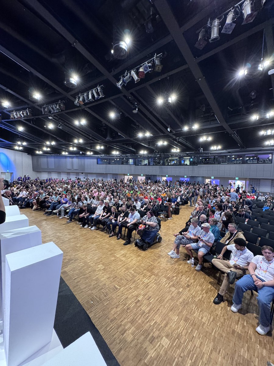 Steve_NHS's tweet image. Family photo time #WCEU
