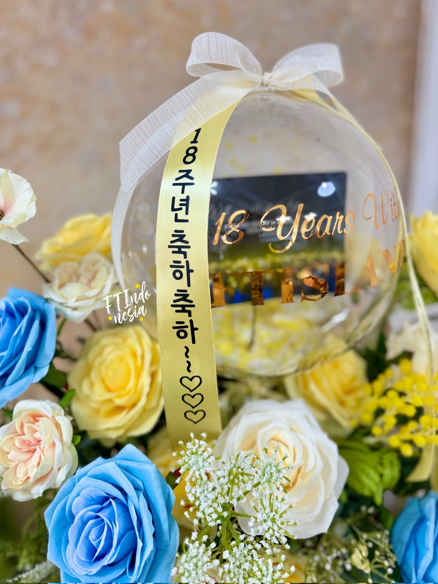FTIndonesia's tweet photo. [PROJECT] Bunga dari Primadonna Indonesia sudah dikirim ke FNC hari ini~

#FTISLAND_18th_Anniversary https://t.co/cakpFzOJ6O