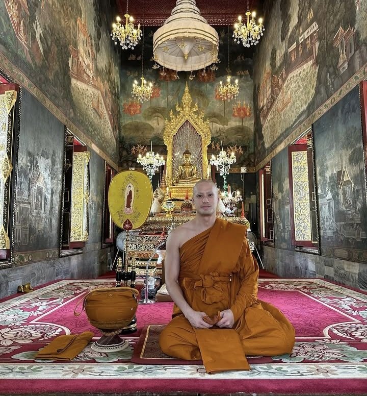 goyard234's tweet image. นี่ก็สงสัยว่าคุณแม่ไม่สบายรึเปล่า
ช่วงที่เฮีย #บอยปกรณ์ บวชเงียบๆ
ก็มีข่าวว่าเฮียหน่องเฮียภัทรพาคุณแม่ไปหาหมอบ่อยๆ ช่วงนั้นคุณแม่ก็อัพเดทภาพปัจจุบันน้อยลงมาก
ลูกๆทุกคนทำหน้าที่ให้คุณแม่ได้ภาคภูมิใจทุกคนเลย คุณแม่เลี้ยงทุกคนมาได้ยอดเยี่ยมจริงๆ พวกเขาเป็นที่รักของแฟนๆทุกคนเลย