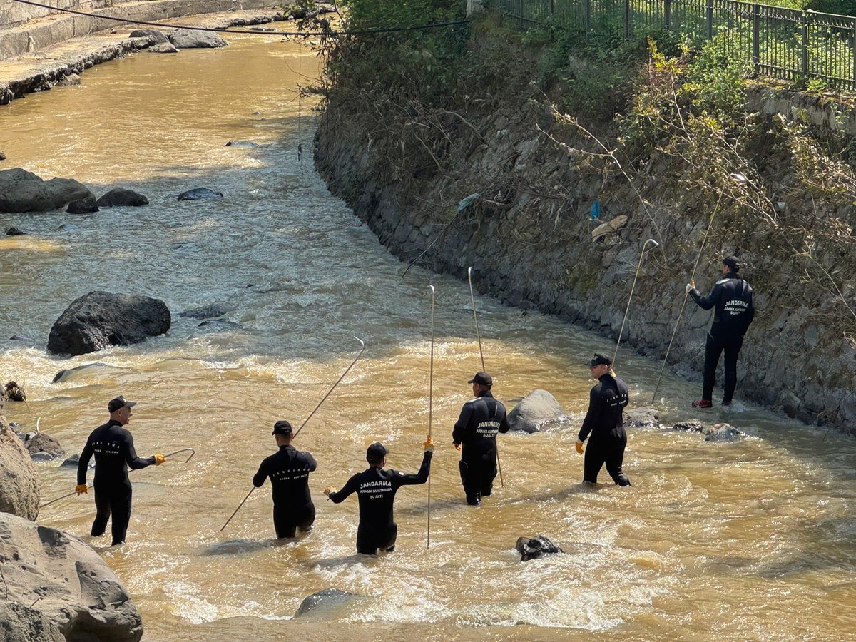 📍 Trabzon

3 Haziran 2025 tarihinde Trabzon ilimizde etkili olan sağanak yağışlar sonucunda Ortahisar ve Akçaabat İlçelerinde su baskını, taşkın ve toprak kayması olayları meydana gelmiş; Akçaabat İlçesinde 1951 doğumlu Hüseyin Şahin adlı vatandaşımızın sel sularına kapılarak