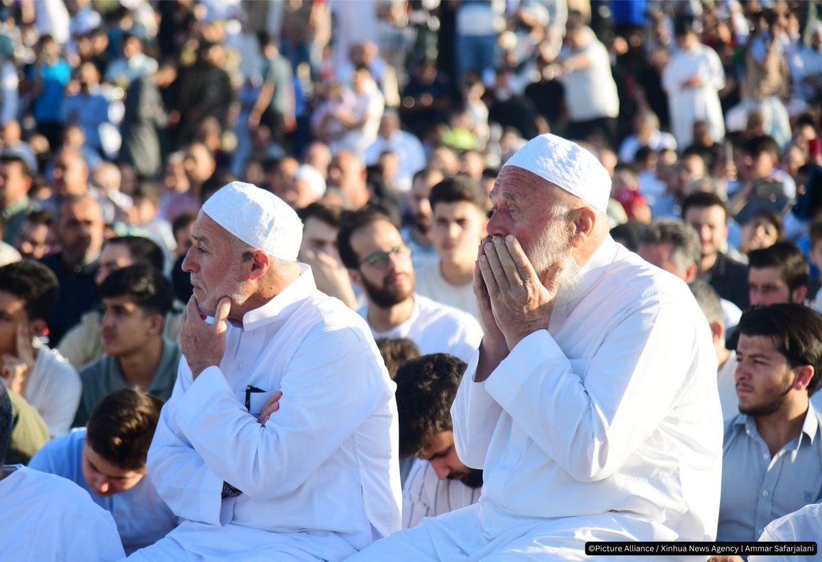GERonSyria's tweet image. مع حلول #عيد_الأضحى_المبارك، بروح التضحية والتجديد والرحمة، أتقدم بأحر التهاني إلى السوريين في#سوريا، وفي #ألمانيا 🇩🇪، وفي كل مكان. عسى أن يحمل هذا العيد السلام والوحدة والأمل في مستقبل أكثر إشراقًا. #أضحى_مبارك!