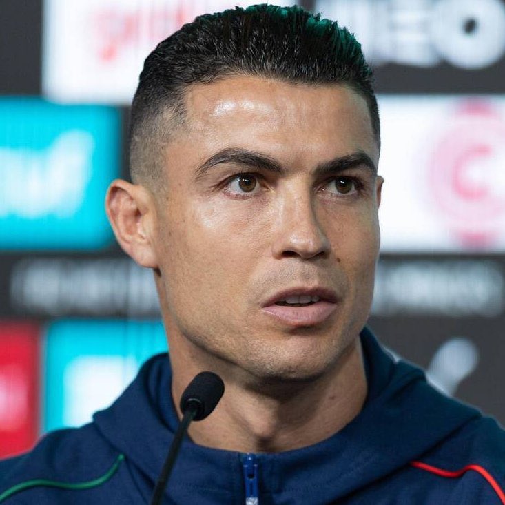 🚨🚨🎙️CR7 à propos de Lamine Yamal :

« Il fait un excellent travail, il exploite pleinement son talent. Laissez-le grandir en bonne santé. Ne lui mettez pas trop de pression. Laissez-le évoluer, laissez-le progresser, relâchez la pression autour de lui. Il faut le laisser