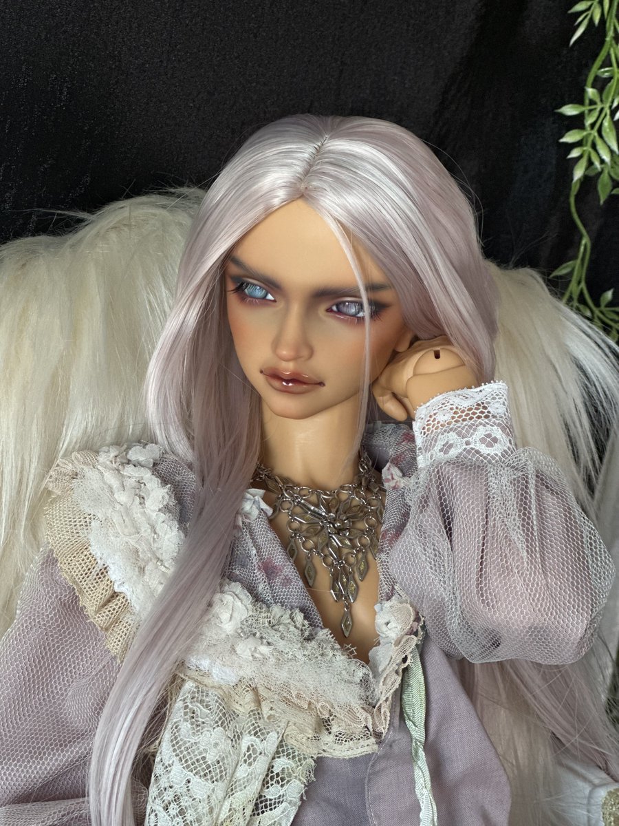 素敵ウィッグをようやく開封ー
まずはお館様から
お色はPinkish  Grayです…美しい😍
#DeeRibbonWig さま
ありがとうございました！