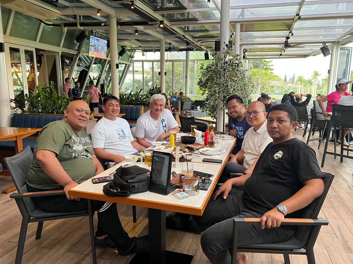 AcotCoach's tweet image. Thank you @respectbasketballacademy for the collaboration with @philippineyouthdreamers

#pydgoestoindonesia #kawinners #throwback #gobacksaturdayfever #itoangbuhaycoach #sbp #pyd