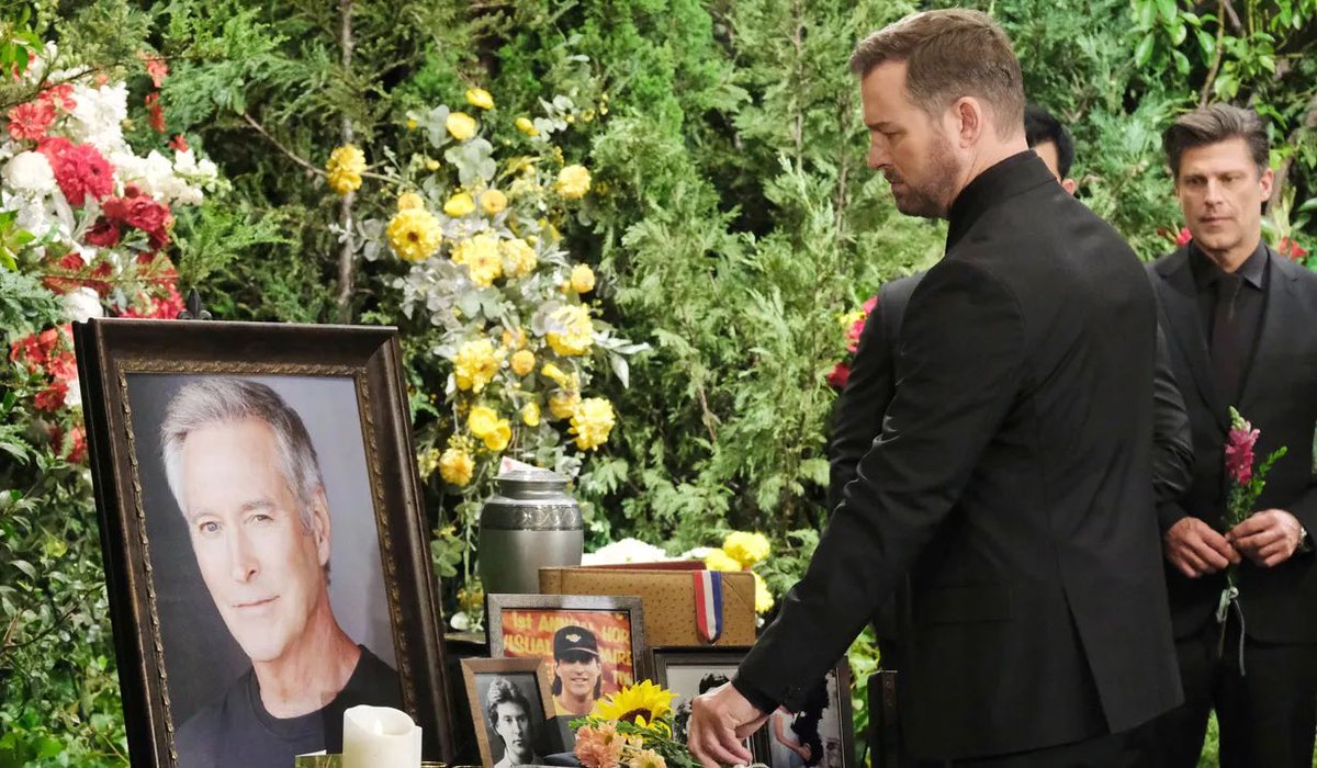 daysclassics's tweet photo. Spoiler pictures for next week. 🌹

(Soaps. com &amp; Jill Johnson/JPI)

#daysofourlives #days #dool #drakehogestyn #DrakeHogestynWeek https://t.co/8aPfhH7iLq