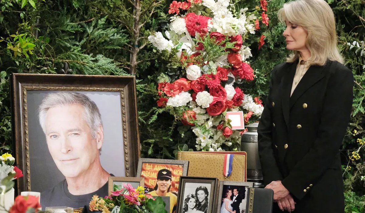 daysclassics's tweet photo. Spoiler pictures for next week. 🌹

(Soaps. com &amp; Jill Johnson/JPI)

#daysofourlives #days #dool #drakehogestyn #DrakeHogestynWeek https://t.co/8aPfhH7iLq