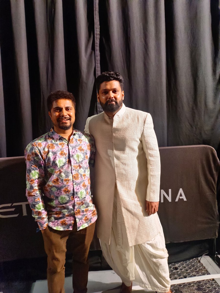 Olle Hudga Pratham (@opratham) on Twitter photo ದುಬೈ IIFa awards ಸಮಯದಲ್ಲಿ ಮಾತಾಡ್ತಾ ತೆಗೆದ ಫೋಟೋ..!
Happy birthday <a href="/rakshitshetty/">Rakshit Shetty</a> ಅಣ್ಣವ್ರೇ;ಚೆನ್ನಾಗಿರಿ! ದುಬೈ IIFa awards ಸಮಯದಲ್ಲಿ ಮಾತಾಡ್ತಾ ತೆಗೆದ ಫೋಟೋ..!
Happy birthday <a href="/rakshitshetty/">Rakshit Shetty</a> ಅಣ್ಣವ್ರೇ;ಚೆನ್ನಾಗಿರಿ!