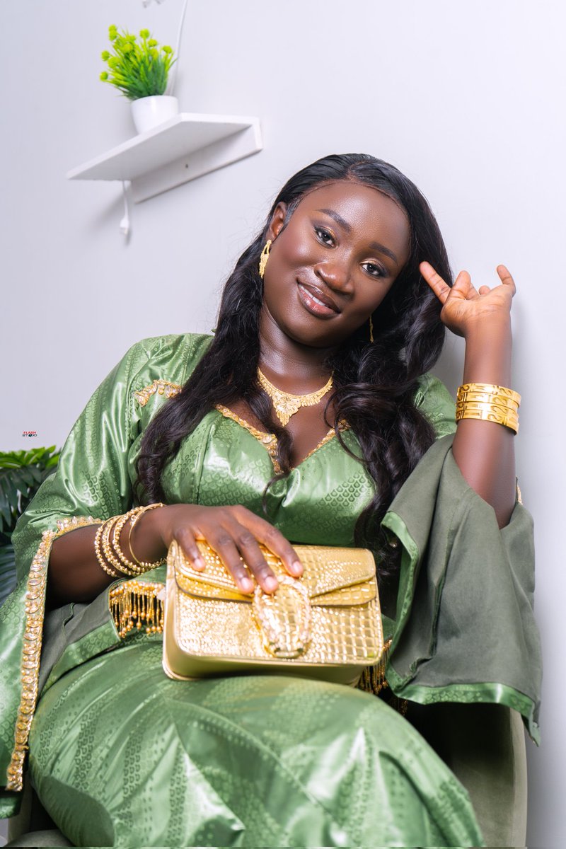 OusJays's tweet photo. " The most precious moment is when you feel free and do you"😄📸💚
📸🪄ME
#EidPhotoshoot #EidMubarak2025 #PhotographyIsArt #FlashStudio https://t.co/YHN3Yd9h1s