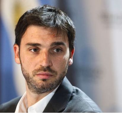 El gobernador de Chubut, <a href="/NachoTorresCH/">Nacho Torres</a>, promovió en 2024 @fichalimpia para todo delito doloso grave. Ya es ley.
Creíamos que a nivel nacional este año estaba todo perdido, pero no.
El proyecto que impulsa <a href="/FCarbajal2021/">Fernando Carbajal</a> busca lo mismo pero modificando el Código Procesal Penal.