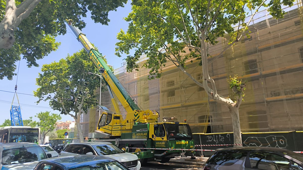 🚧 Les obres de rehabilitació de l'antic Hostal Términus avancen a bon ritme.
🏗️ Ahir es va procedir al desmuntatge de la grua.

➡️ La nova seu institucional d'SFM aviat serà una realitat.

Continuam fent passos en la recuperació del patrimoni ferroviari.
