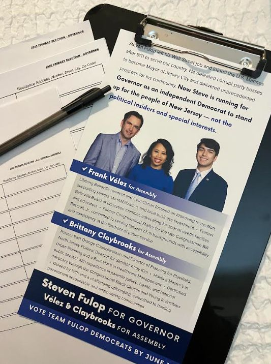 Joanhussey1's tweet photo. DC is chaos, but NJ can work on our own house.
It's time to reform our state & local gov.
Make it more responsive to our needs. This is our time.
Vote #DemocratsForChange
@StevenFulop 4 Gov
Claybrooks & Velez 4 LD34
Santiago 4 Ward 1
Toler-Phillips & Margaryan Council at Large #DemVoice1