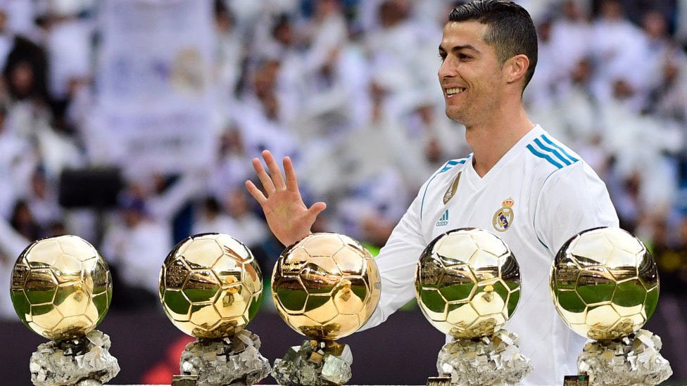 Faut vraiment baiser les mecs de ce réseau de merde , 10k like en disant que cr7 est moins bon que yamal et compagnie , 10k mec née en 2015 c’est pas possible , le manque de respect envers CR7 qui à traumatisé toute les equipes pendant 10 ans me terrifie