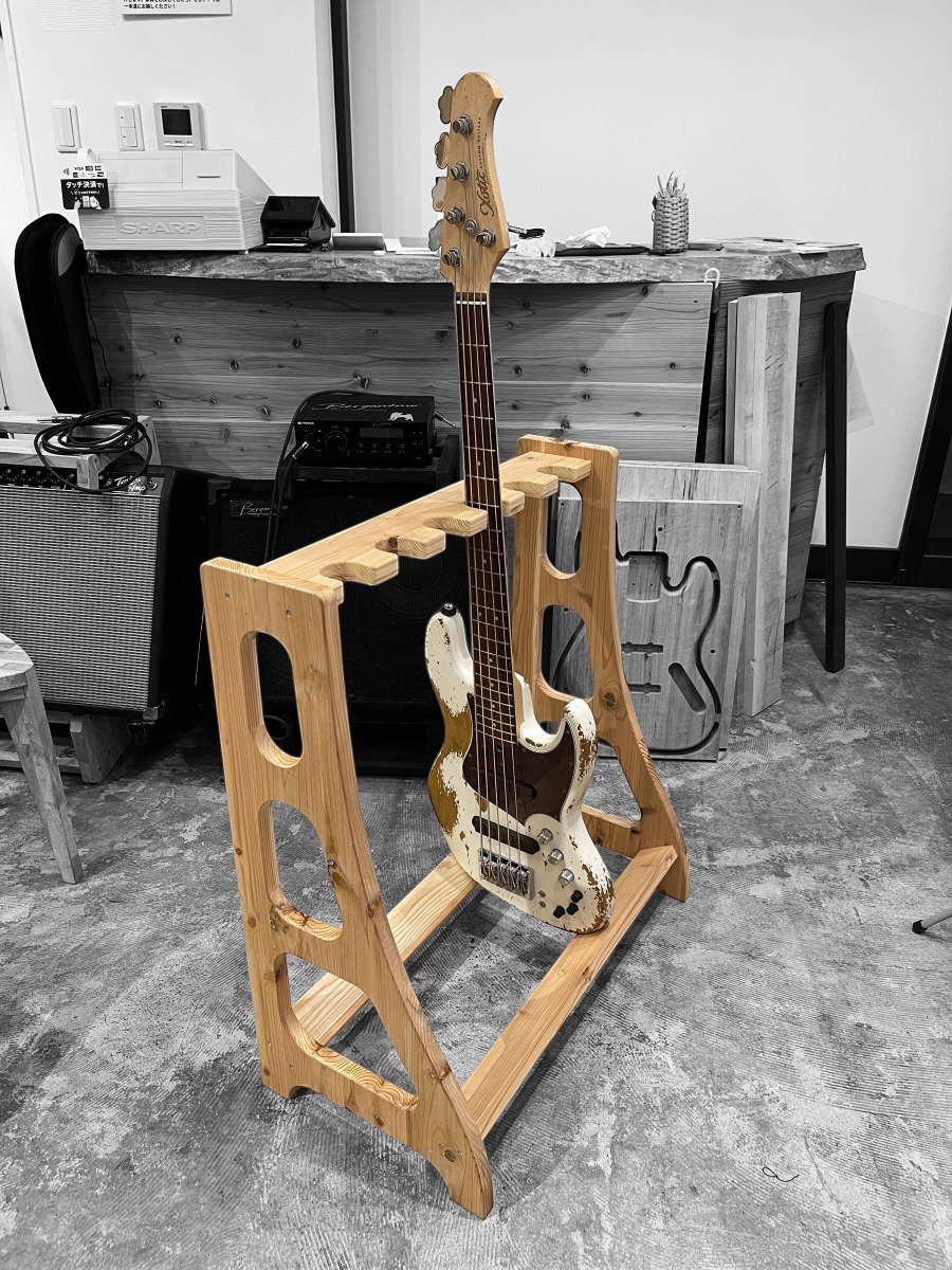ipponmi's tweet photo. DIYギタースタンド販売開始しました！
みなさんのギター、ベースLIFEが充実する様に全力でサポート致します！！！
気合いの9,800円から11,800円！！
3本4本6本10本！その価格内に収めました！

多分世界初試み！そのまま組み立てても良いですし個性爆発しても良いですし、自分らしさの出たギタースタンド作ってみてください！

※みなさん、リツイートで広めて貰えるともっと頑張れます😭よろしくお願いします🙇

https://t.co/gjGGY5S4aj
こちらの販売ページから購入可能です！

https://t.co/muiKdnmZNU
組み立て動画もあります！
