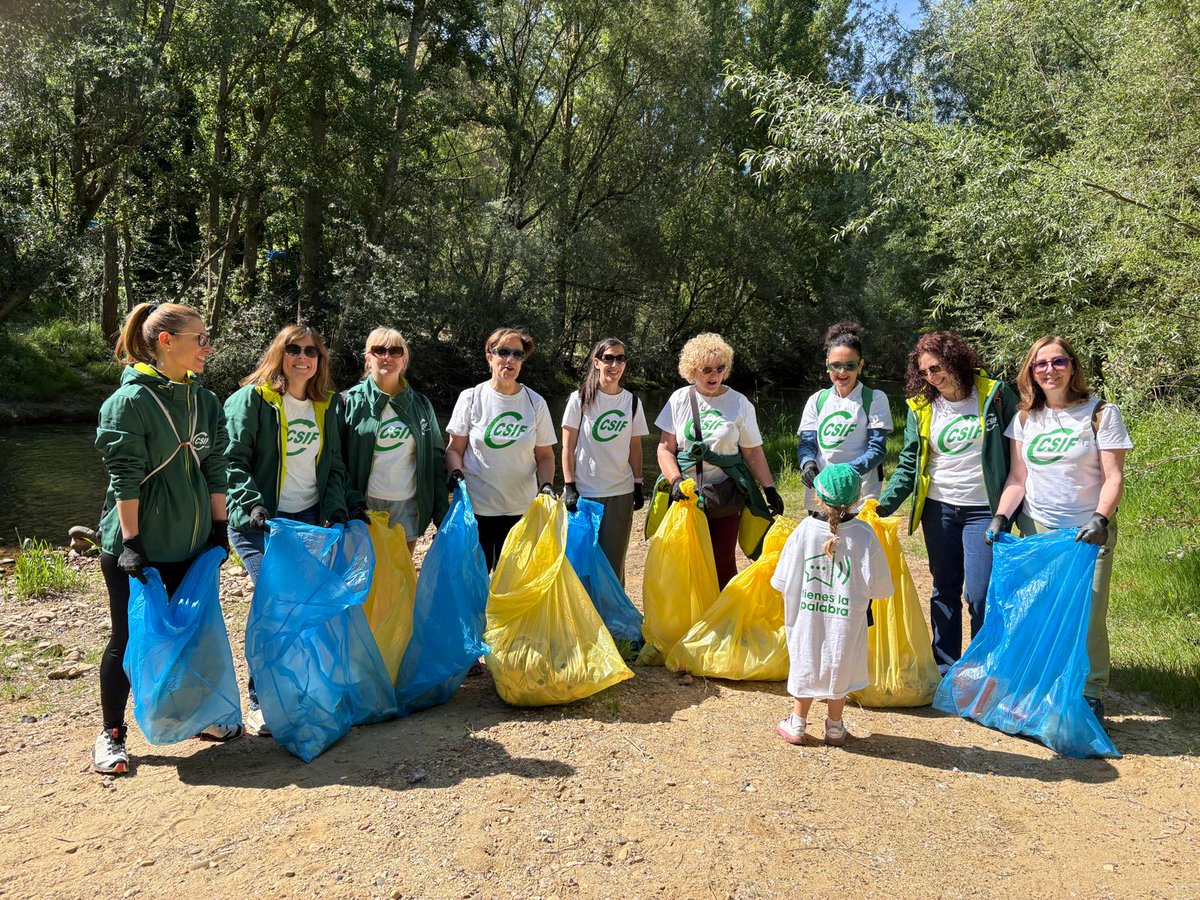 CSIFIgualdadCyL's tweet image. 🌳🧹@CSIF_UACYL se une al #ProyectoLibera impulsado por SEObirdlife y Ecoembes. Delegados y delegadas de León, Salamanca y Burgos han participado hoy en la retirada de residuos de su entorno.
Reiteramos nuestro compromiso con el Medio Ambiente y el bienestar presente y futuro.