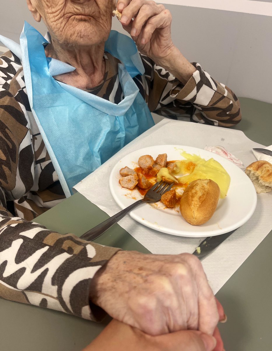 Prendetevi sempre cura di chi si e preso sempre cura di voi e vi ha amato incondizionatamente 

#nonna 💖