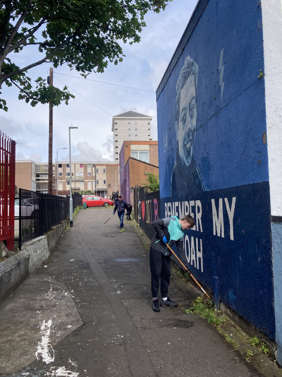 artilleryyc's tweet image. Lads got back from Dublin last night at half twelve and were out this morning at 10 o’clock. Cleared bottom Pinkerton and seven hills. cutting back bushes and weeding outside older residents houses…