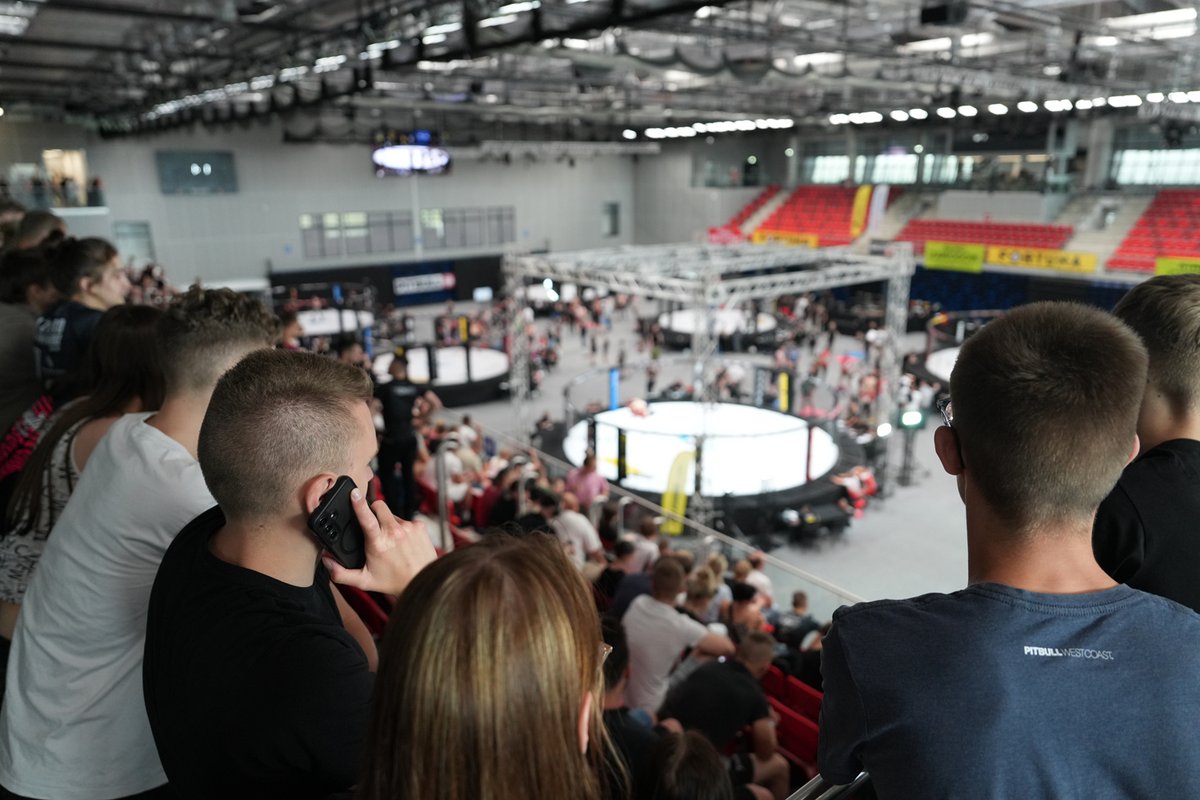 Trwają 14. Mistrzostwa MMA. Zapraszamy do kibicowania na żywo Hali Widowiskowo-Sportowej MOSiR przy ul. Lubelskiej 59 w Puławach.