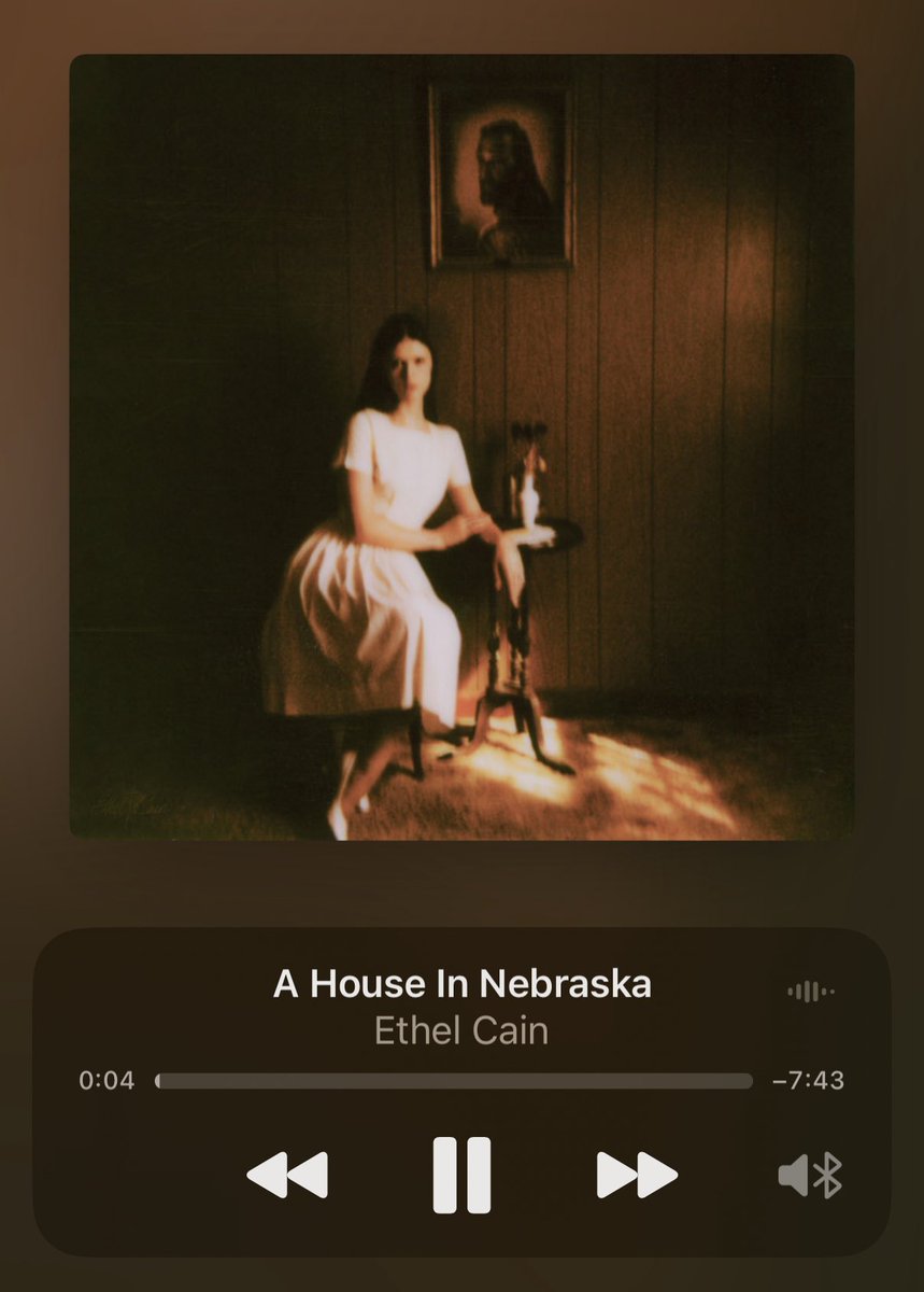 bxshell_'s tweet image. Got new headphones so you know what that means