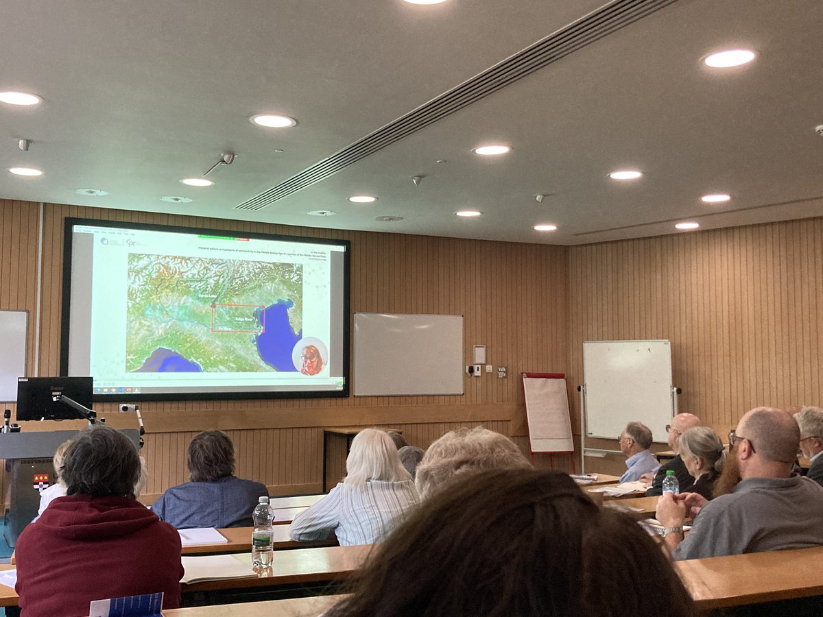 WhatKatieDigs's tweet image. The conference has moved to exotic Verona and the Middle Bronze Age Landscapes of Italy with Elisa Dalla Longa - the theme of rivers as connectors across landscapes is emerging as a common theme across many of the talks today - food for thought! 🐟 @PrehistSociety