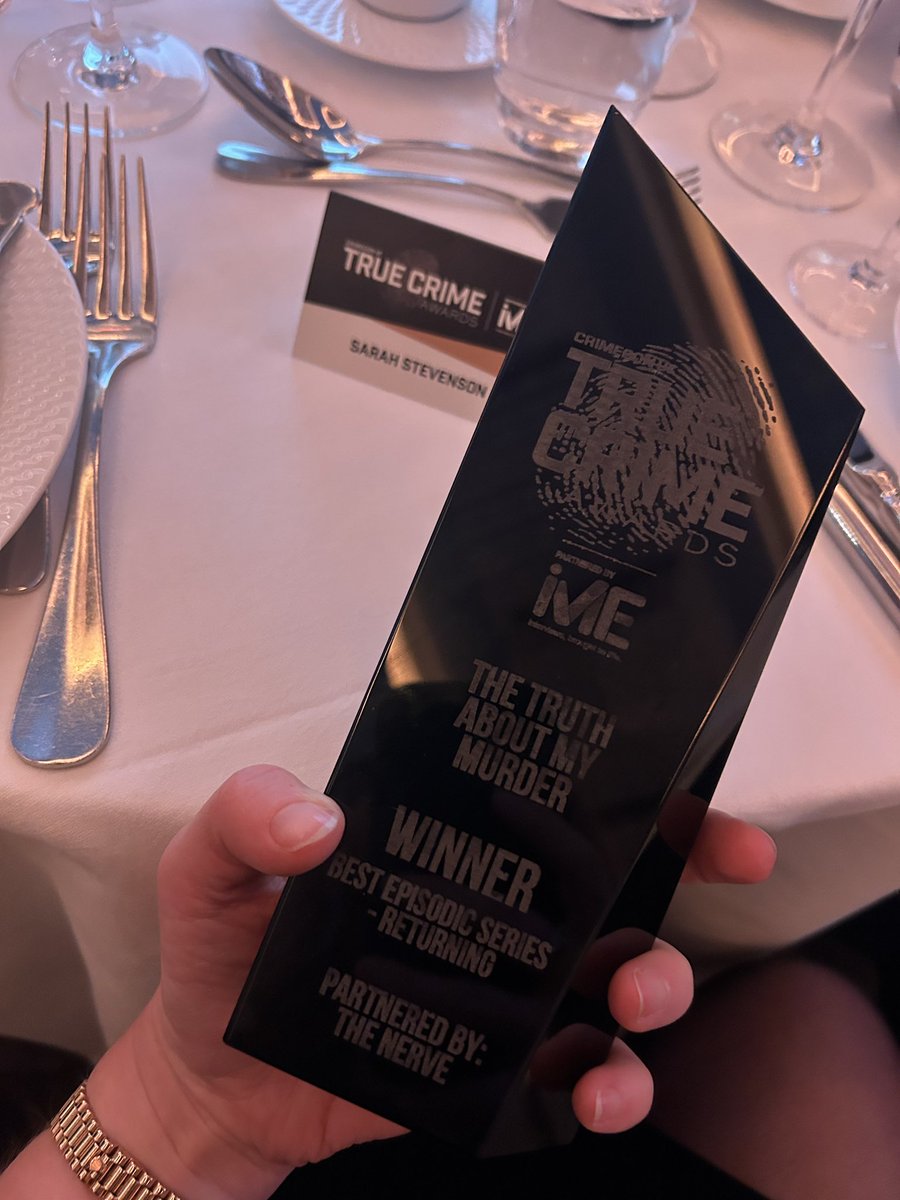 WeAreYetiMedia's tweet image. Fantastic for Yeti picking up Best Returning Series at the @TrueCrimeAward for The Truth About My Murder for @true_crimetv
Huge thanks to the production team, our commissioners at AMC & our host Dr Richard Shepherd.
Proud to give a voice to victims to tell their truth.