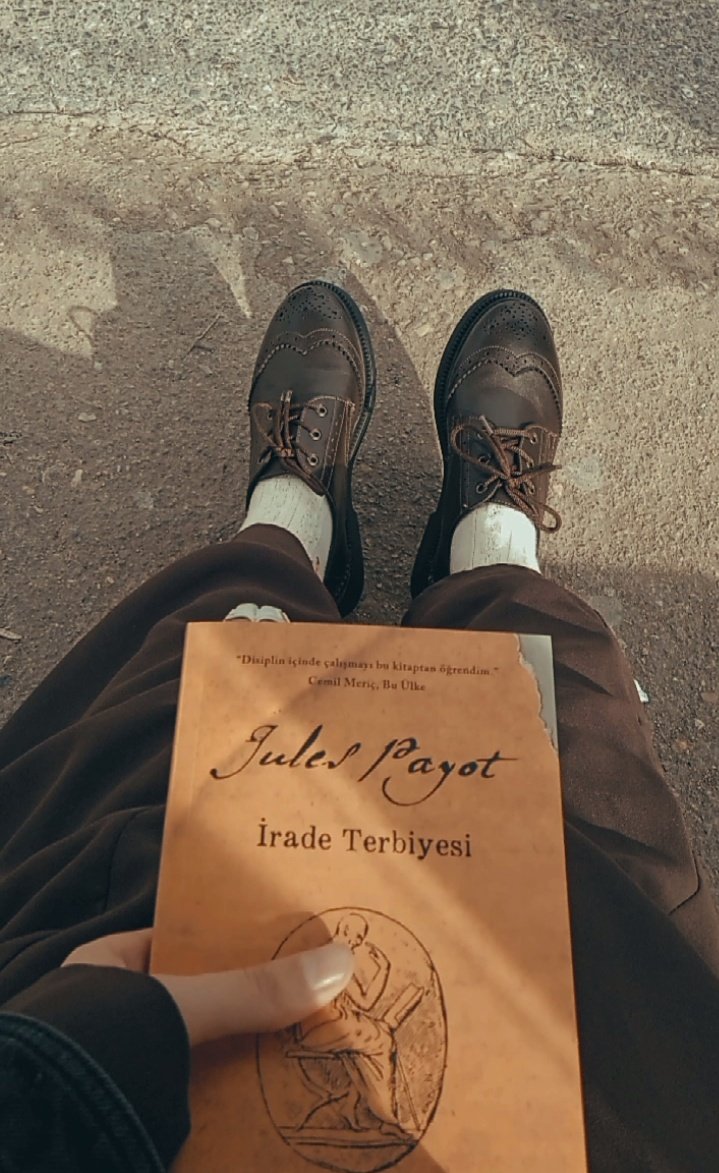 Enişte beyin ayakkabısının aynısı var ben de. Annemler erkek ayakkabısı diye dalga geçmişlerdi,
haklılarmış..