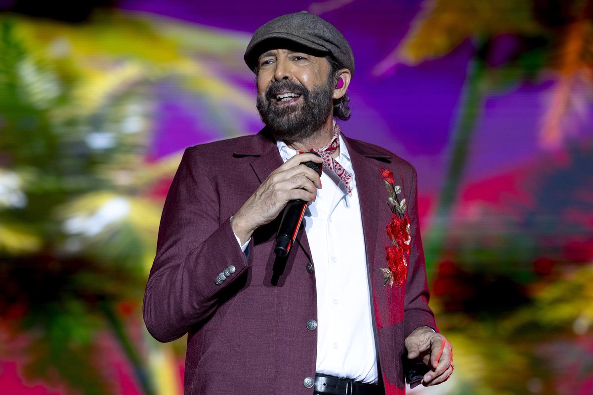 Formula Music (@formula_music) on Twitter photo Hoy cumple 68 años el cantautor <a href="/JuanLuisGuerra/">Juan Luis Guerra</a>.
¿Tu canción favorita de toda su carrera musical? 🤔 Hoy cumple 68 años el cantautor <a href="/JuanLuisGuerra/">Juan Luis Guerra</a>.
¿Tu canción favorita de toda su carrera musical? 🤔