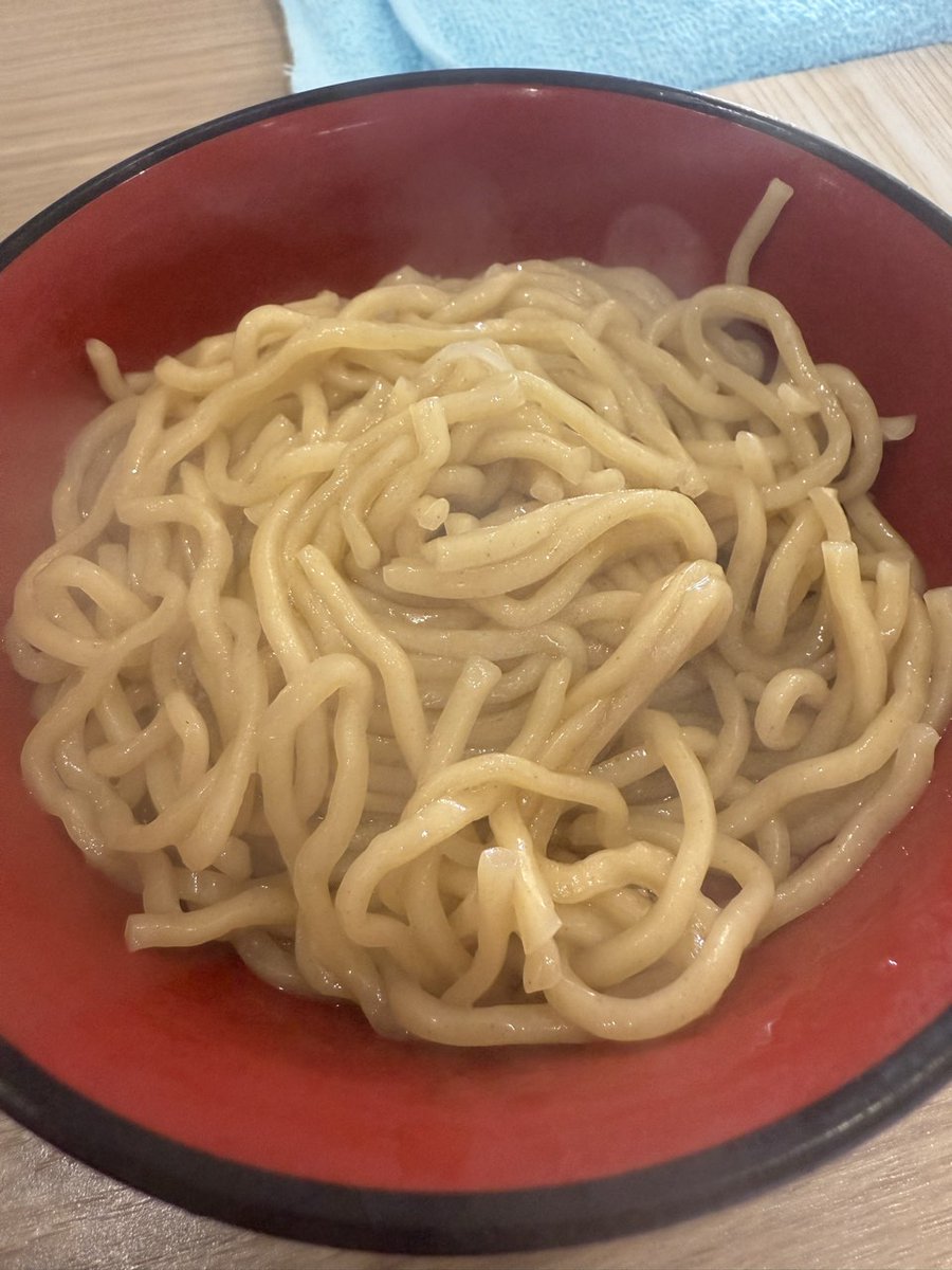 宮﨑辛麺といえばコチラ

🔴元祖辛麺
🔴替え玉（中華麺）
🔴替え玉（ちぢれ麺）

お店：辛麺屋　桝元

場所：大塚

辛麺のお店と言えば、桝本🔥　ということで、初訪問。
最初はこんにゃく麺から、他の麺も気になりもちろん替え玉。

これだけ食べれば、お腹いっぱいですね(笑)

#ダイナム
#宮崎
#辛麺