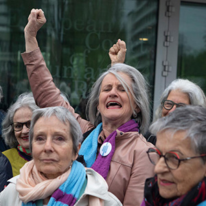 Swiss Climate Women (KlimaSeniorinnen) win awards for their courage and tenacity #KlimaSeniorinnen #ClimateWomen #ClimateSeniors
womenmayors.com/feature/swiss-…