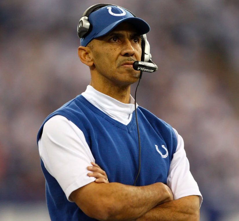 Tony Dungy didn't just win a Super Bowl.

He built men of character and integrity.

He believed success isn't just what you do - it's who you are.

Here are his 6 character principles everyone should know:🧵