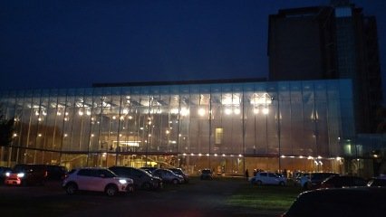 終演後に小松亮太さんのサイン会も行われていましたが、小松さんのCDは全て購入済みなので今回は見送りました。またサインをもらう機会もあるでしょう。余韻に浸りつつ、安全運転で帰ります(^_^)ﾉ