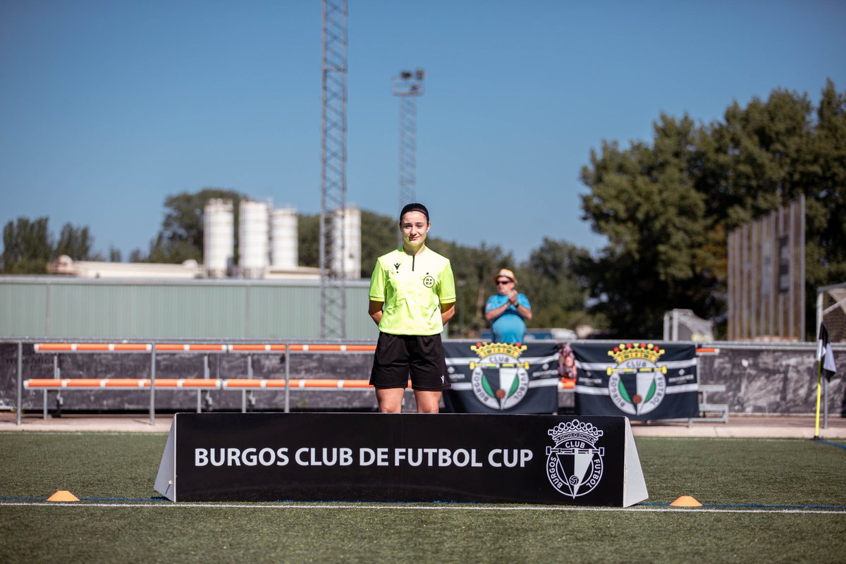 Queremos agradecer al equipo arbitral su increíble labor😊

¡Muchas gracias!
