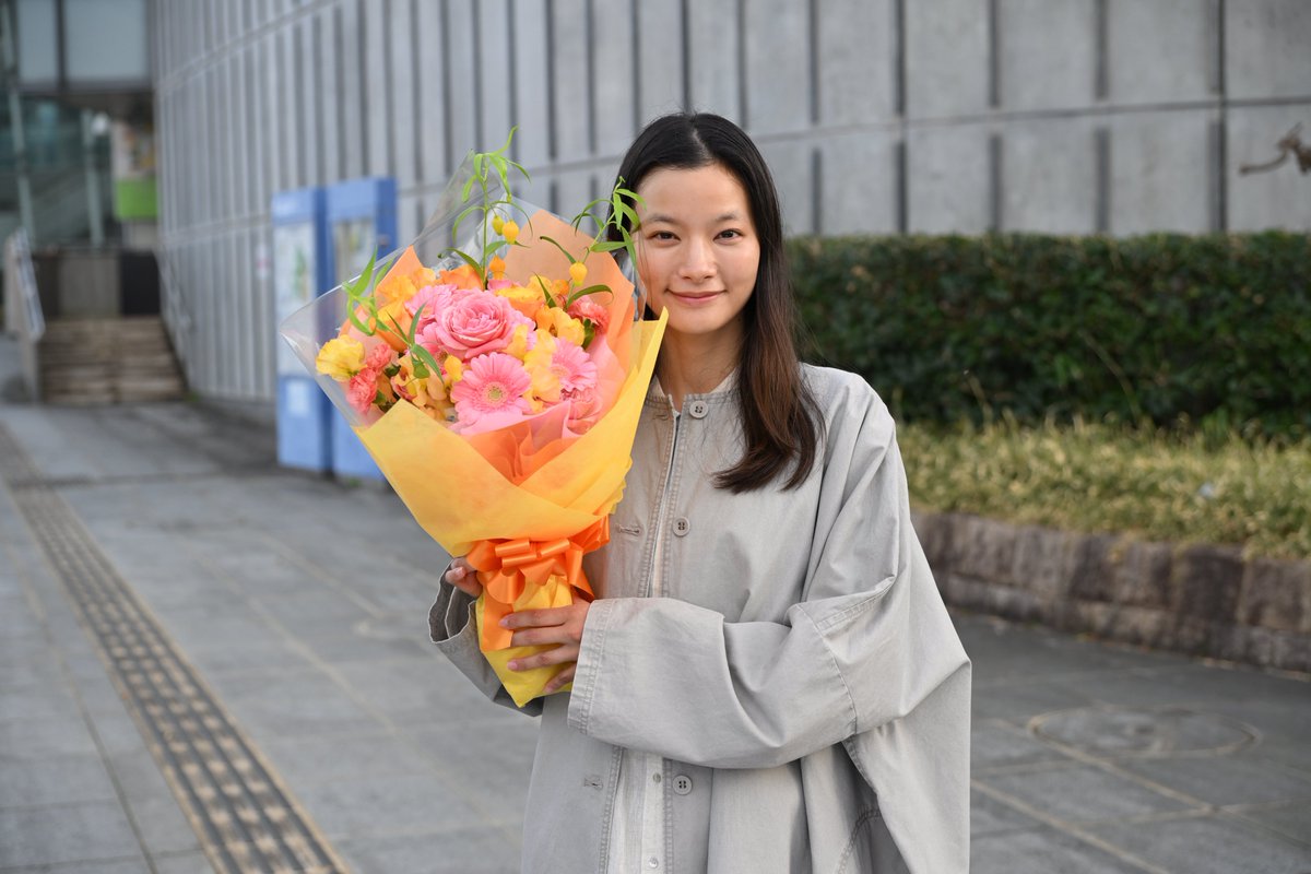 taigan_tbs's tweet photo. ご視聴ありがとうございました🍓
 『 #対岸の家事 ～これが、私の生きる道！～』

⋱ 🧽 『対岸の家事』クランクアップ 🫧 ⋰

💐蔦村晶子役 #田辺桃子 さん
💐白山はるか役 #織田梨沙 さん
💐更科美月役 #中井友望 さん
💐今井尚記役 #松本怜生 さん

皆さん、無事にクランクアップ！！
それぞれの思いを語ってくれました☺️🫧
その様子は公式Instagram&TikTokで公開中🎥

𝕋𝕍𝕖𝕣で第1話〜第3話+最新話無料見逃し配信中！
𝕌-ℕ𝔼𝕏𝕋にて全話配信中！

#tbs